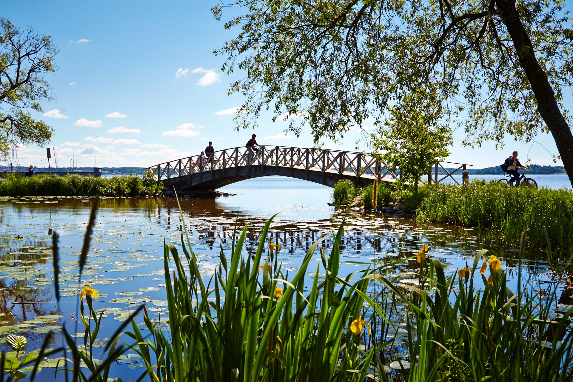 Cyklister på bro vid Mälaren i Västerås. Fotograf: Hans Nordlander